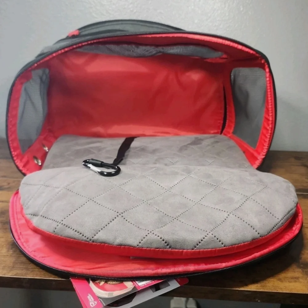 Kong 2 in 1 Pet Carrier And Travel Mat